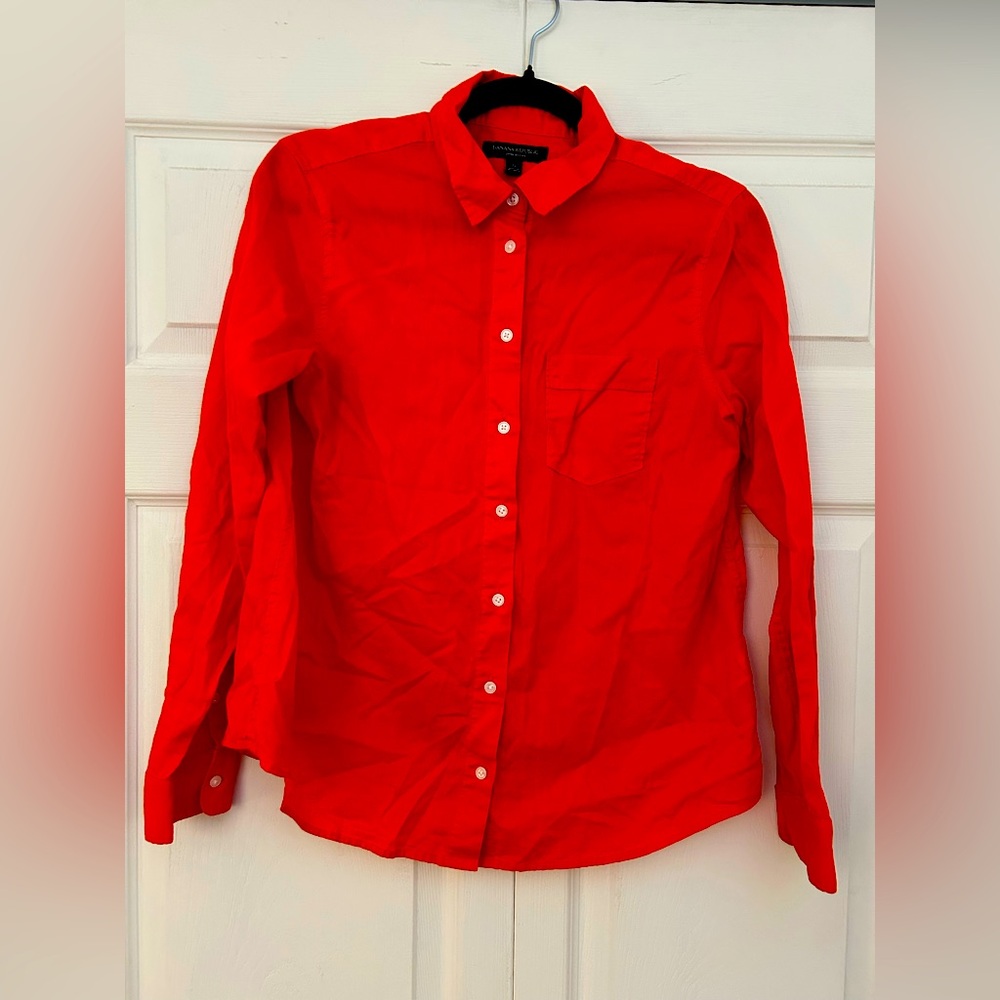 Banana Republic Red Linen-Blend Button-Down Shirt, size small, EUC!